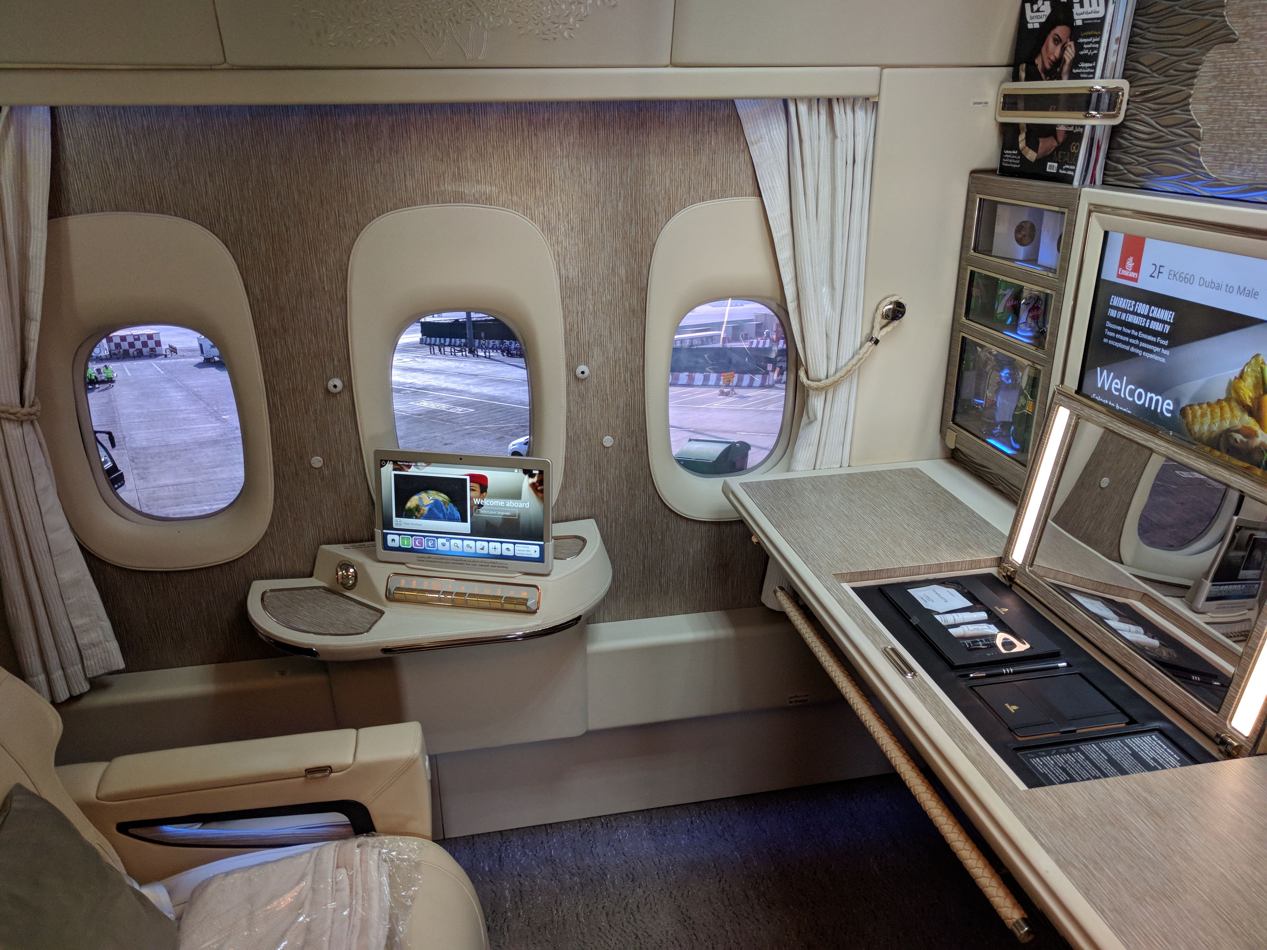 Retro Review: Emirates B777 First Class, Dubai-Bangkok
